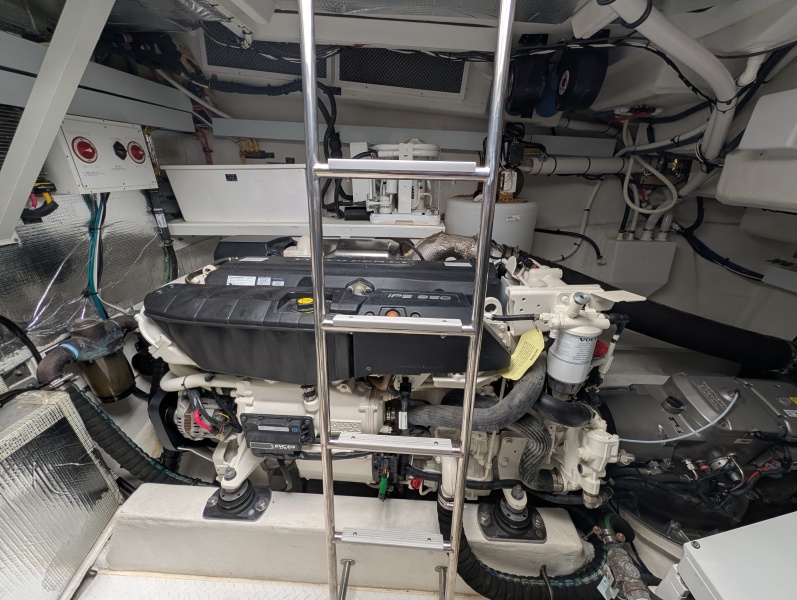 54' 2022 Cruisers Yachts 54 Cantius