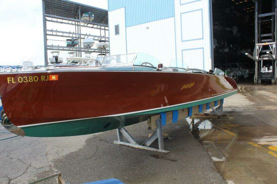 My Lil Sweetie 30ft Hacker Craft Yacht For Sale
