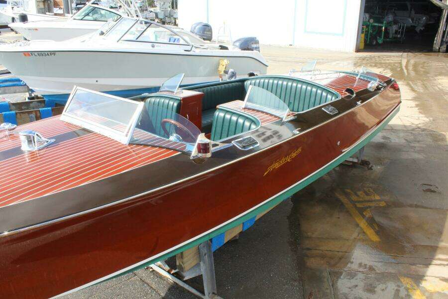 My Lil Sweetie 30ft Hacker Craft Yacht For Sale