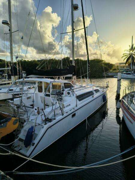 Oracle 33ft Gemini Yacht For Sale