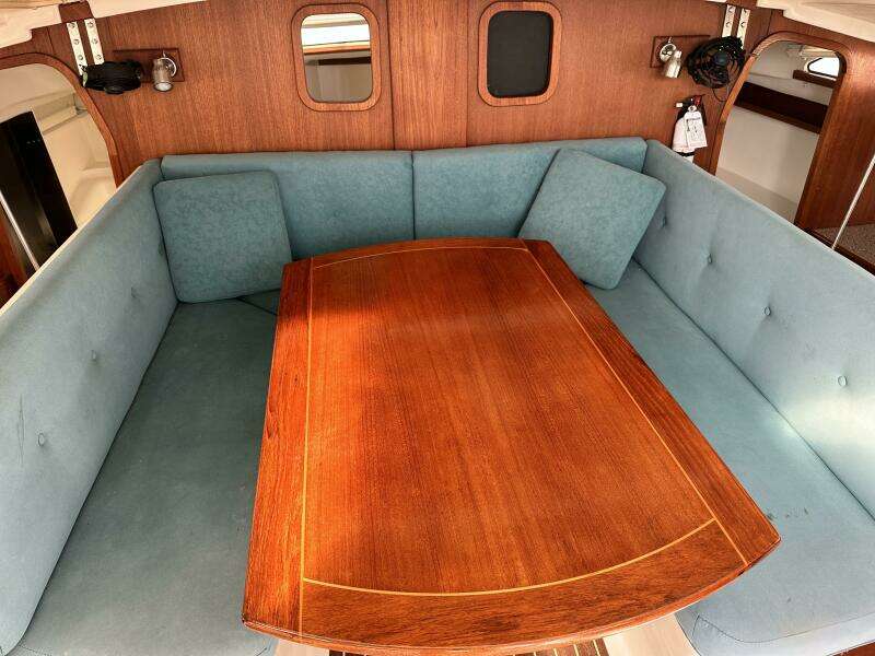 Oracle 33ft Gemini Yacht For Sale