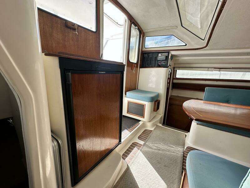 Oracle 33ft Gemini Yacht For Sale