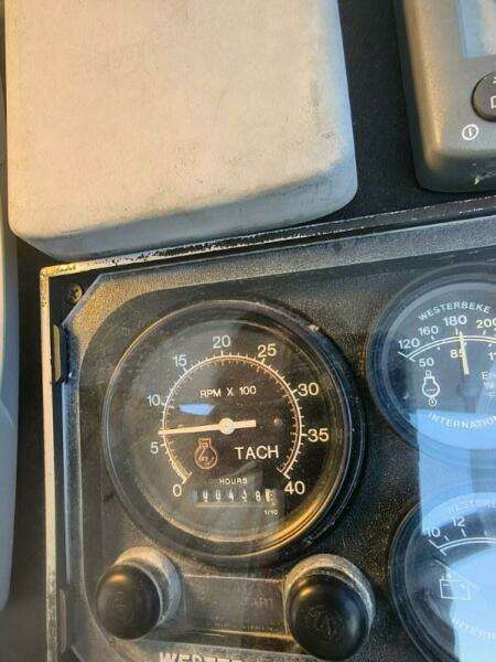 Oracle 33ft Gemini Yacht For Sale