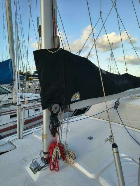 Oracle 33ft Gemini Yacht For Sale