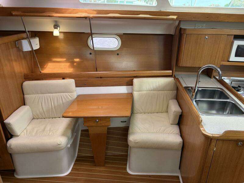 GUINEVERE 36ft Catalina Yacht For Sale