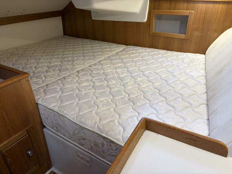 35' 2004 Catalina 350