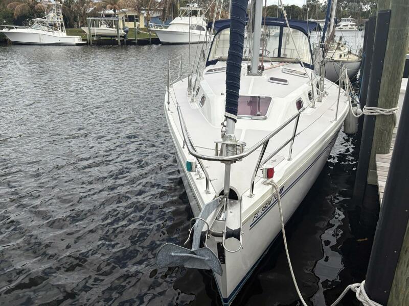 35' 2004 Catalina 350