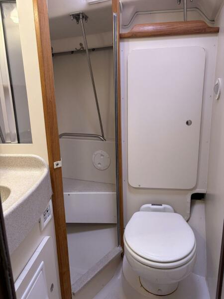 35' 2004 Catalina 350