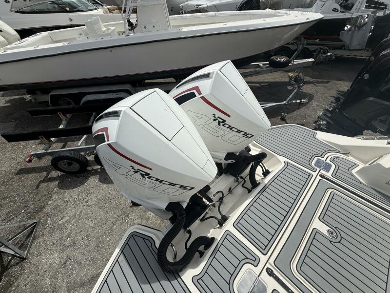 35' 2020 Sea Ray 350 SLX Outboard