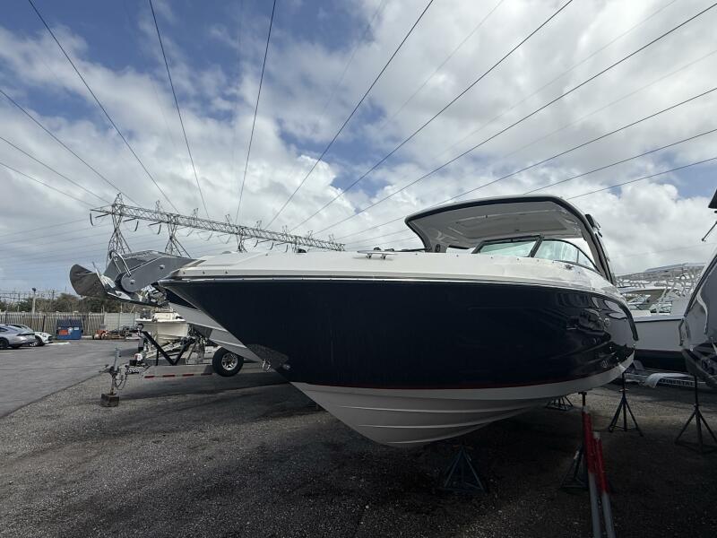 35' 2020 Sea Ray 350 SLX Outboard