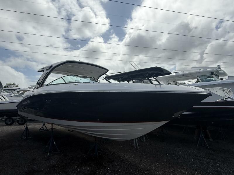 35' 2020 Sea Ray 350 SLX Outboard