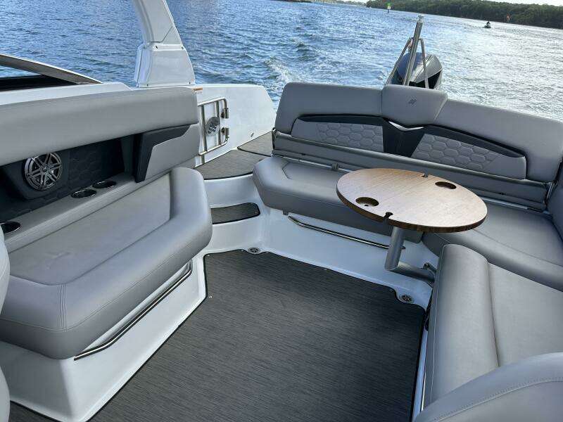 26ft Four Winns Yacht For Sale