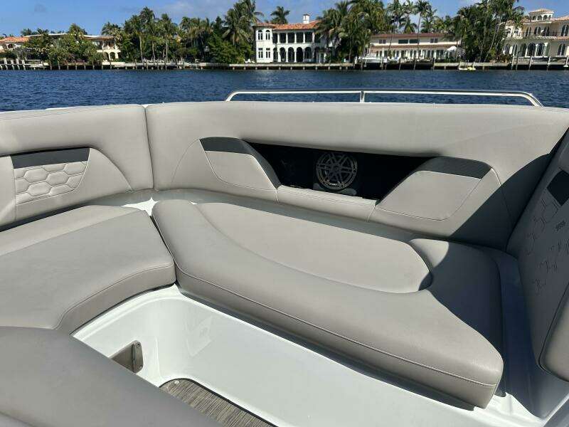 26ft Four Winns Yacht For Sale