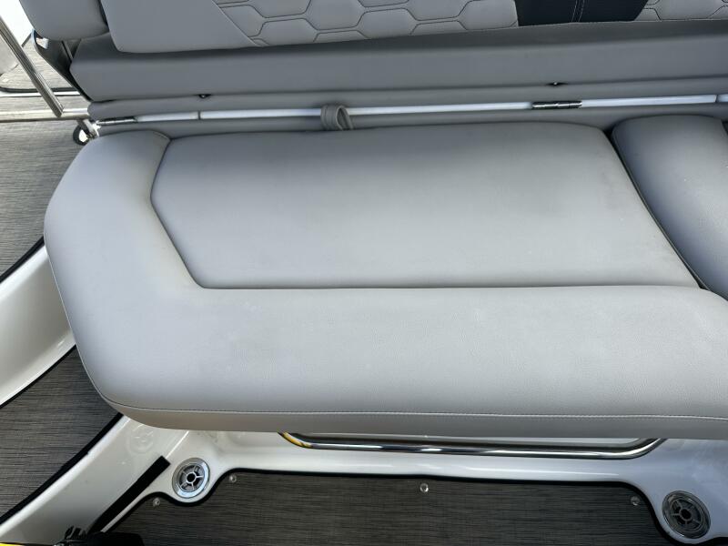 26' 2022 Four Winns HD8 OB