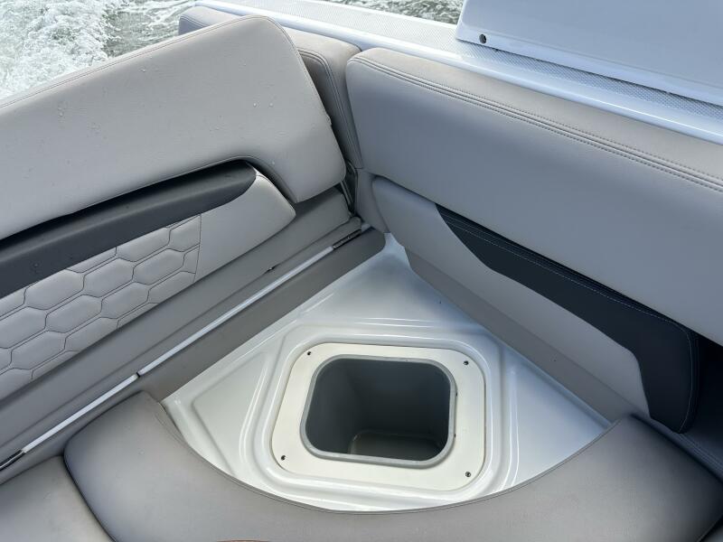 26' 2022 Four Winns HD8 OB