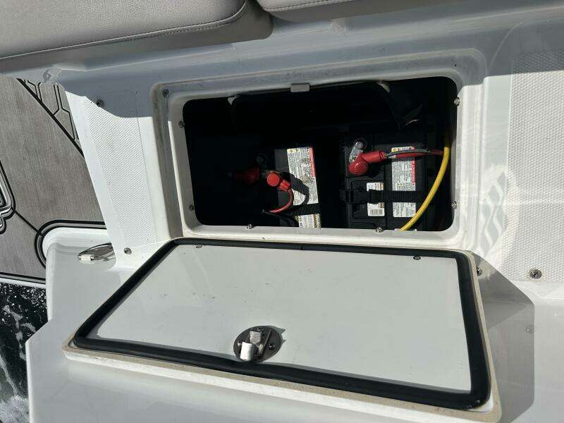 26ft Four Winns Yacht For Sale