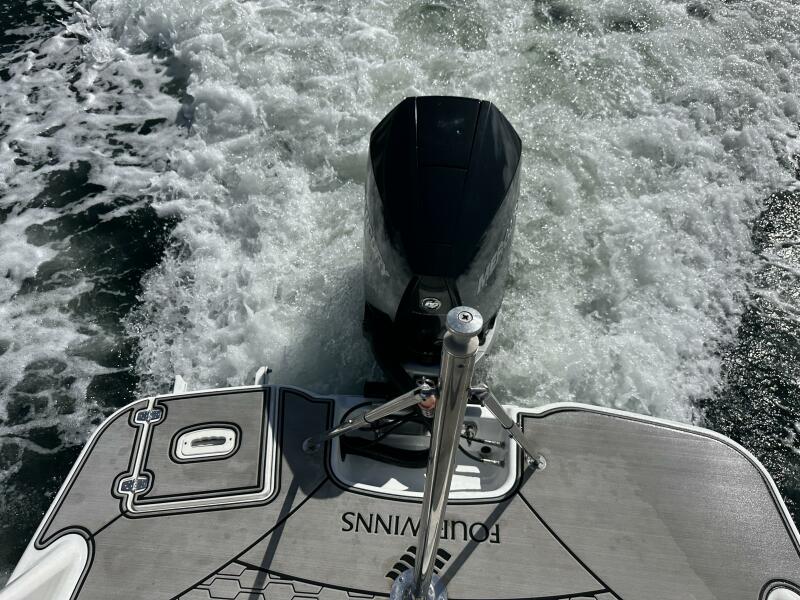 26' 2022 Four Winns HD8 OB