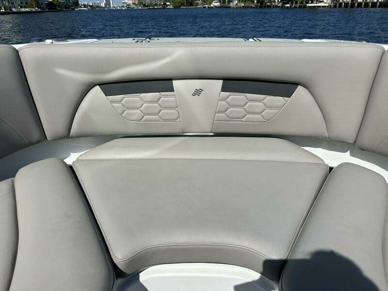 26ft Four Winns Yacht For Sale