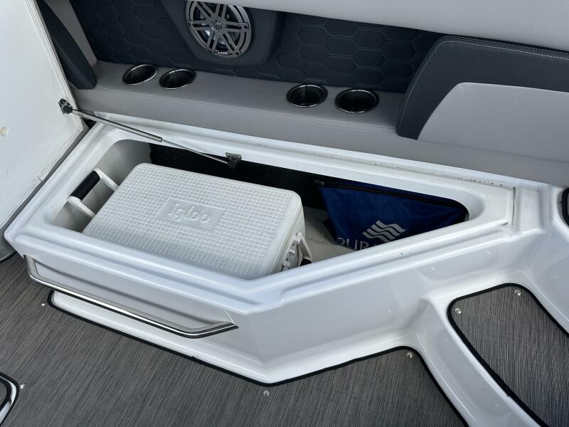 26' 2022 Four Winns HD8 OB