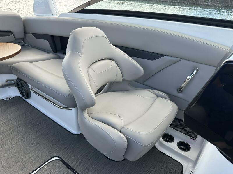 26' 2022 Four Winns HD8 OB