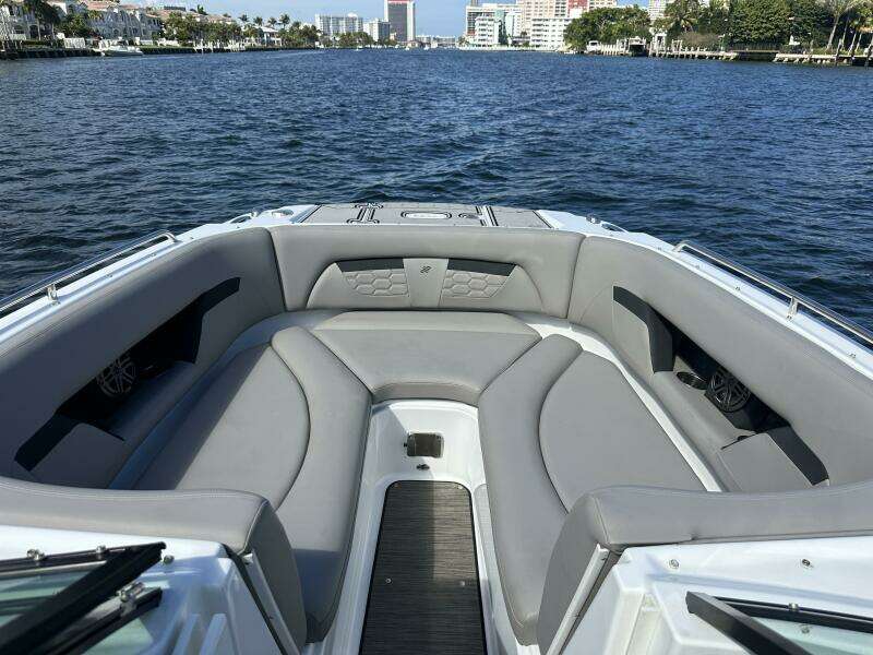 26ft Four Winns Yacht For Sale