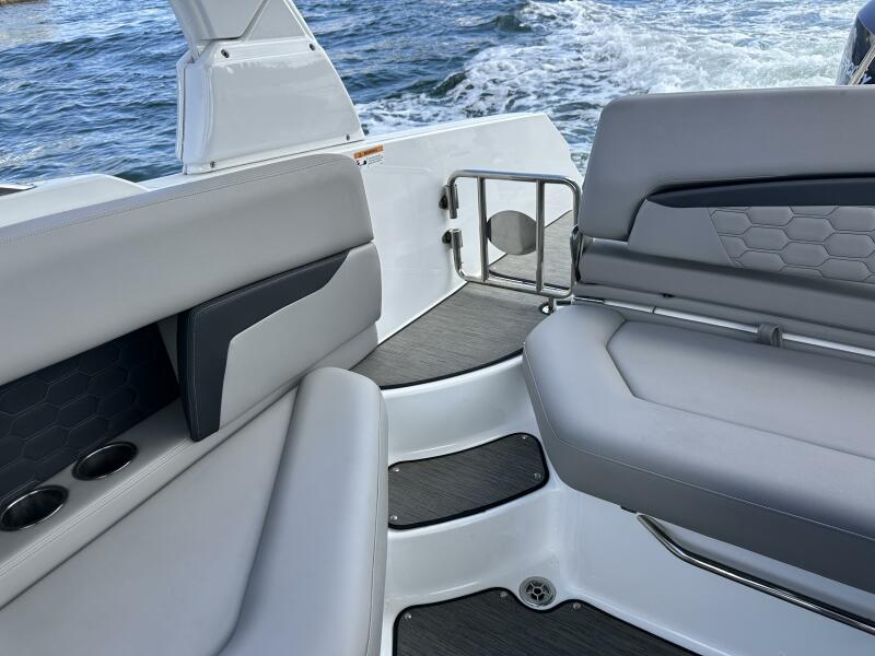 26' 2022 Four Winns HD8 OB