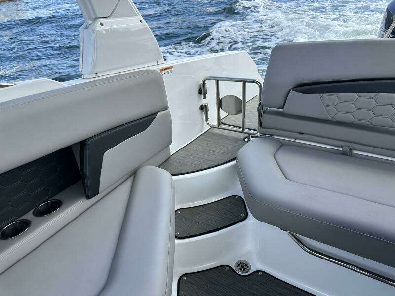 26ft Four Winns Yacht For Sale