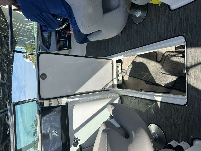 26ft Four Winns Yacht For Sale