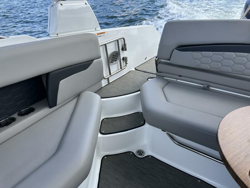 26' 2022 Four Winns HD8 OB