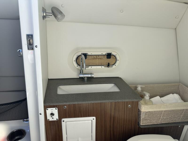 26' 2022 Four Winns HD8 OB