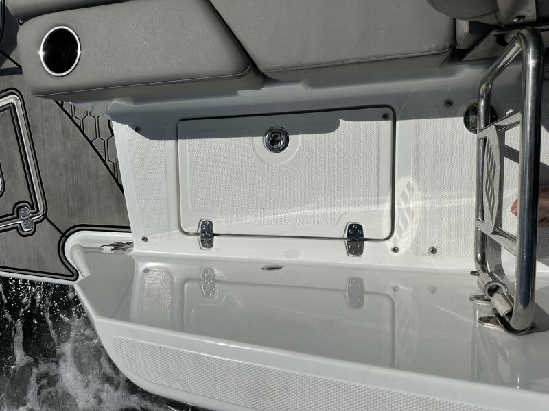 26' 2022 Four Winns HD8 OB