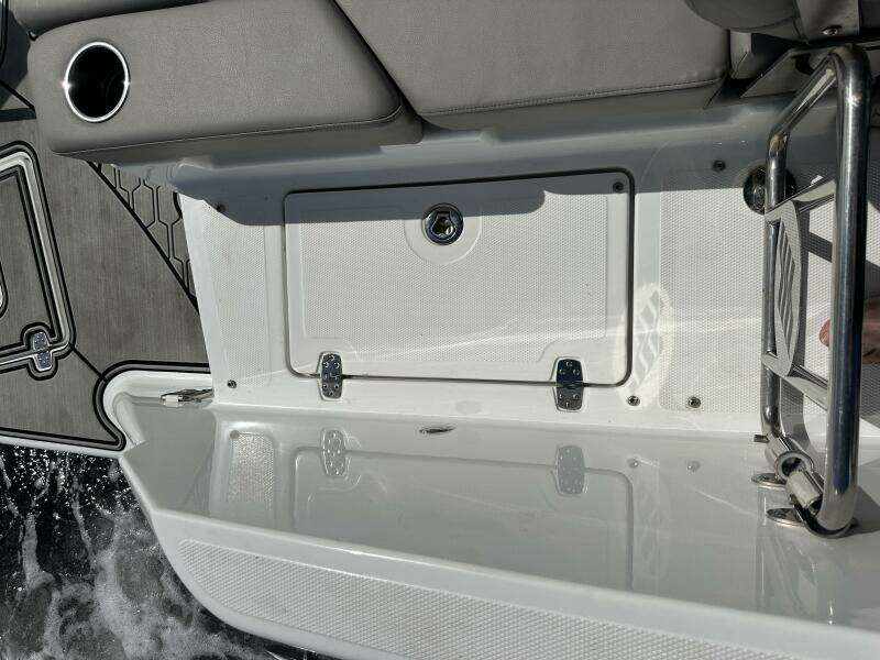 26ft Four Winns Yacht For Sale