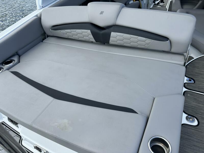 26' 2022 Four Winns HD8 OB