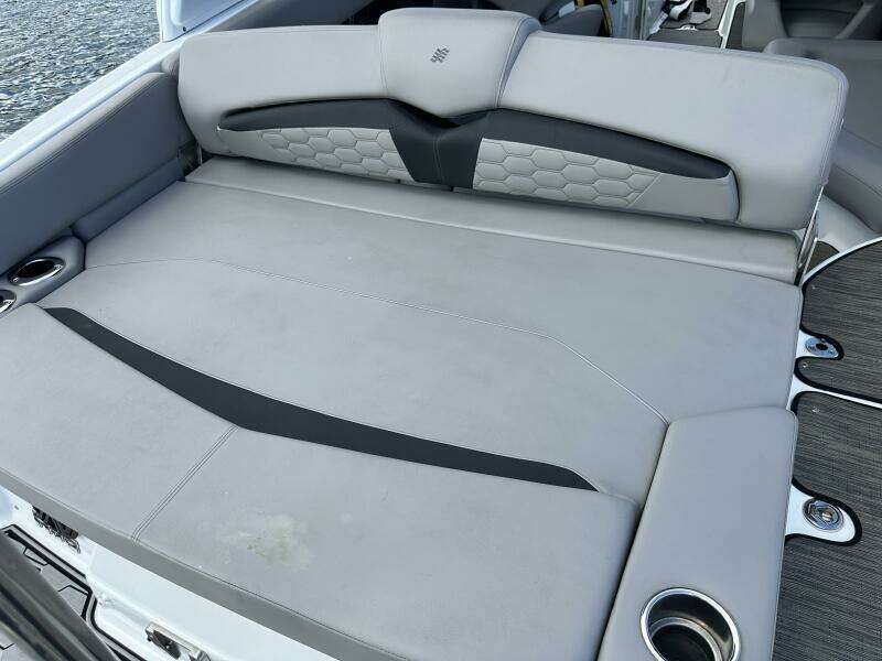 26ft Four Winns Yacht For Sale