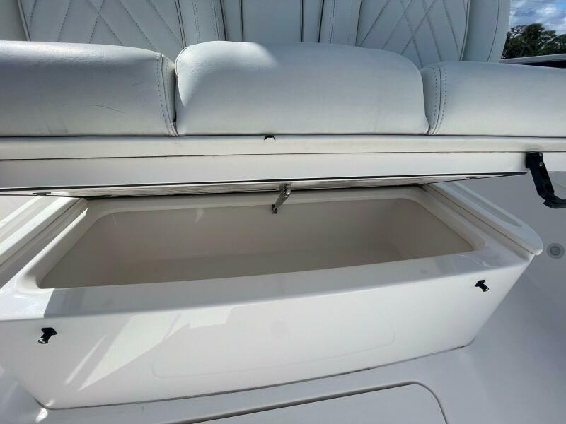 33' 2022 Everglades 335 Center Console