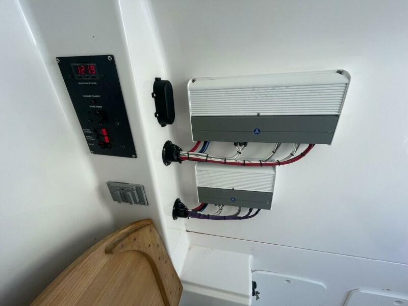 33' 2022 Everglades 335 Center Console