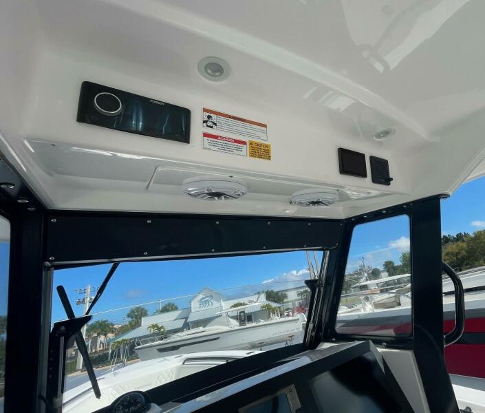 33' 2022 Everglades 335 Center Console