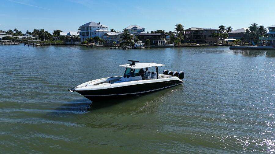 42ft HCB Yacht For Sale