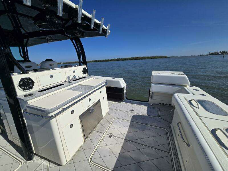 42ft HCB Yacht For Sale