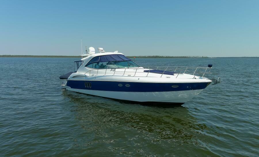 50' 2005 Cruisers Yachts 500 Express