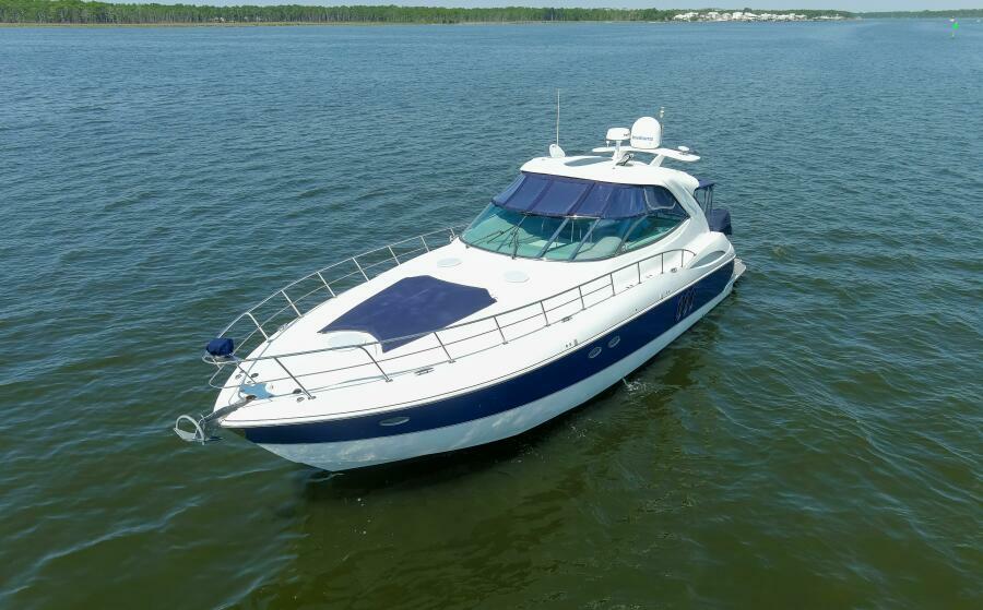 50' 2005 Cruisers Yachts 500 Express