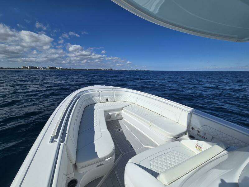 32ft Intrepid Yacht For Sale