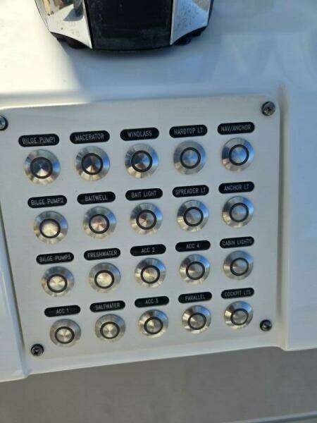 32ft Intrepid Yacht For Sale