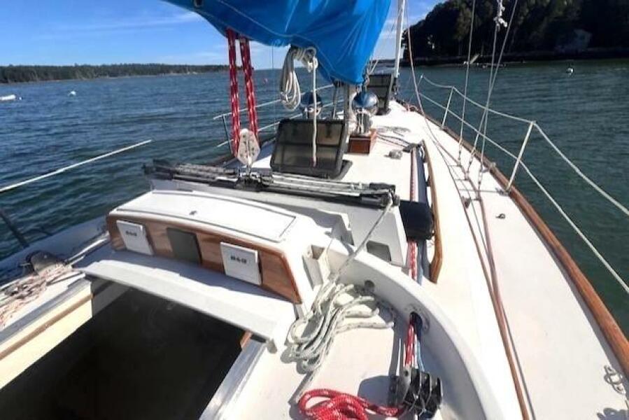 36' 1980 Bristol 35.5C