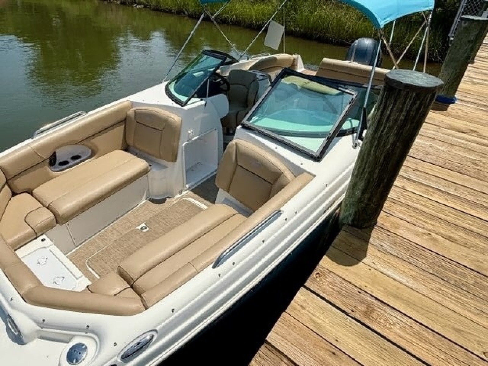 2019 NauticStar 243 DC