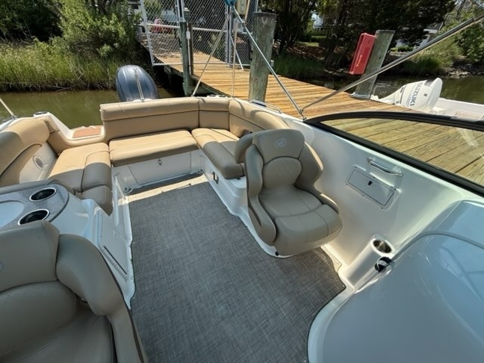 2019 NauticStar 243 DC