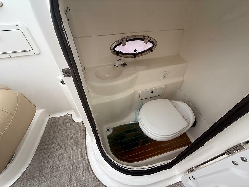 24' 2019 NauticStar 243 DC