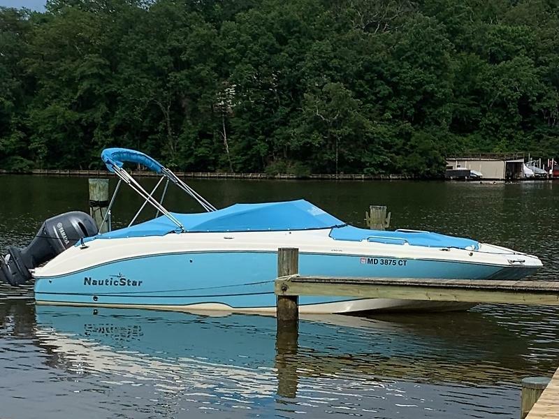 24' 2019 NauticStar 243 DC