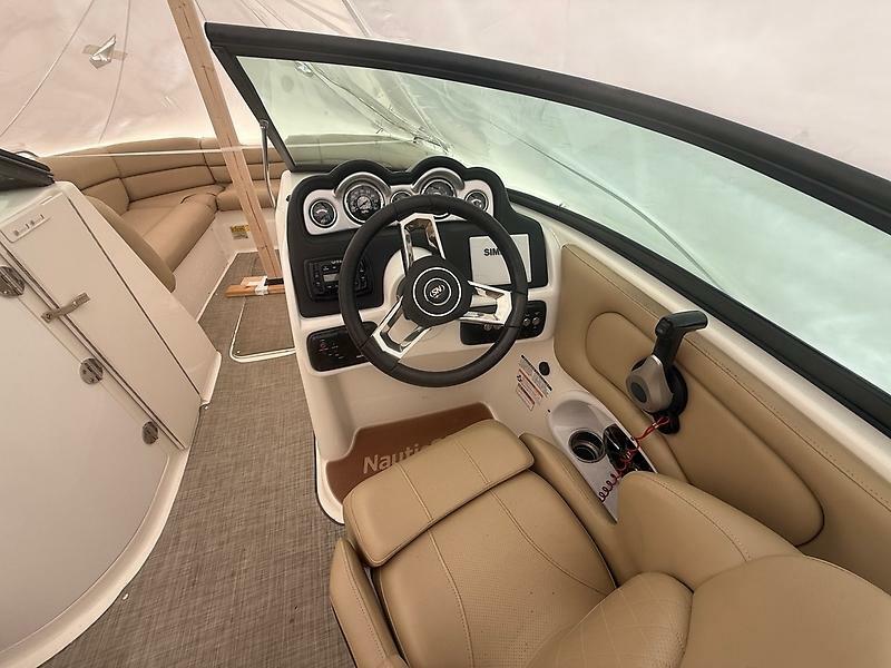 24' 2019 NauticStar 243 DC
