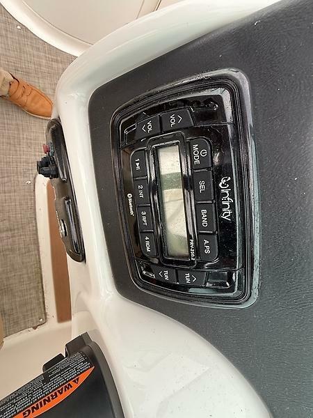 24' 2019 NauticStar 243 DC